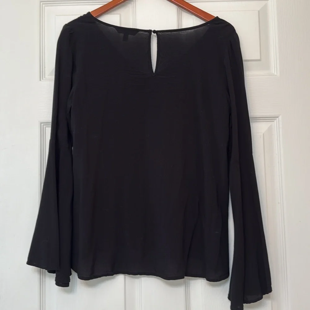 Express chic black